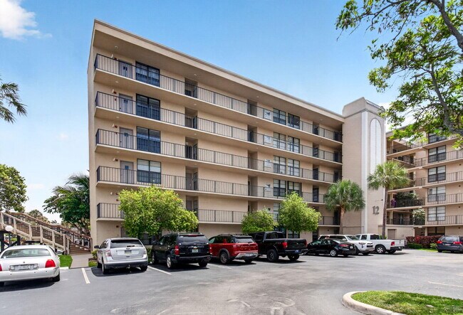 Building Photo - 12 Royal Palm Way