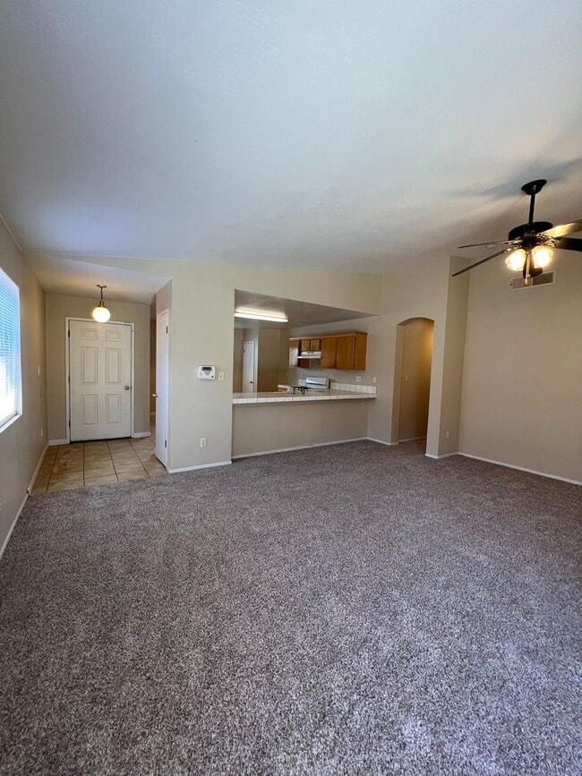 Foto del edificio - 6204 Straub Ln