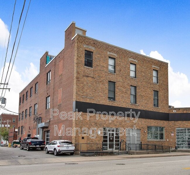 Building Photo - 1510 W Broad St