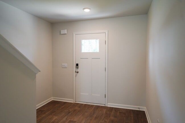 Foto del edificio - Available Now!