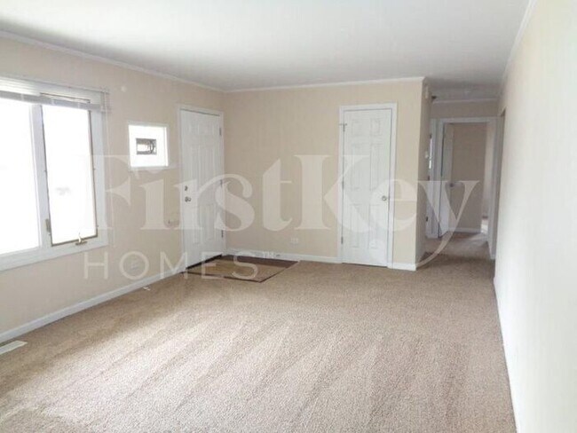 Building Photo - 447 Talala St