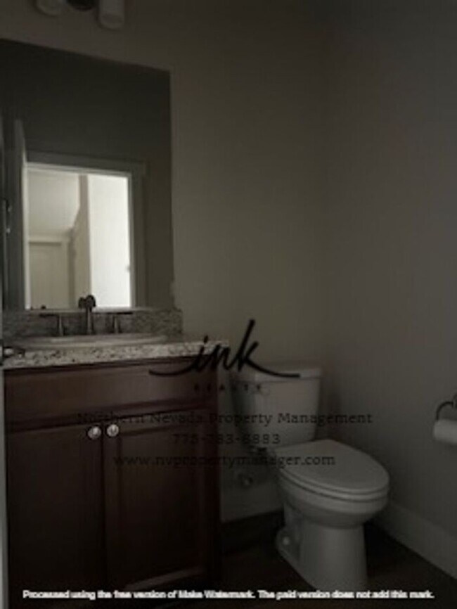 Building Photo - Beautiful Genoa Home