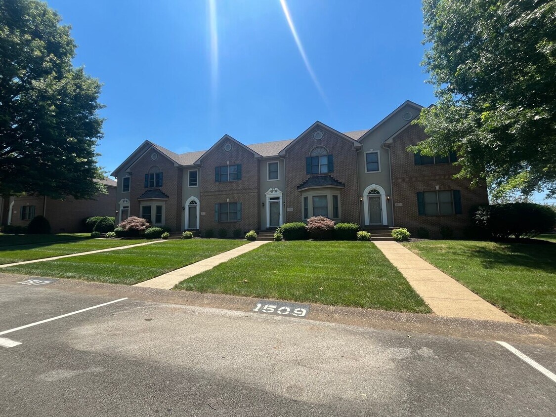 1509 Wind Ridge Ave, Bowling Green, KY 42104 Townhome Rentals in