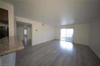 Building Photo - 2606 S Durango Dr