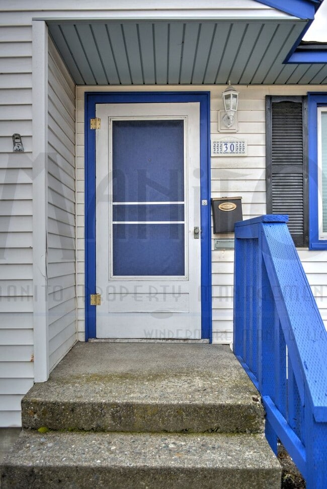 Building Photo - Charming 2 Bedroom Home