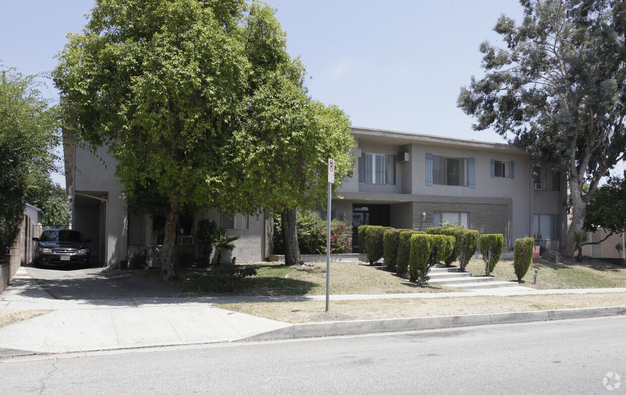 Primary Photo - Colfax Manor