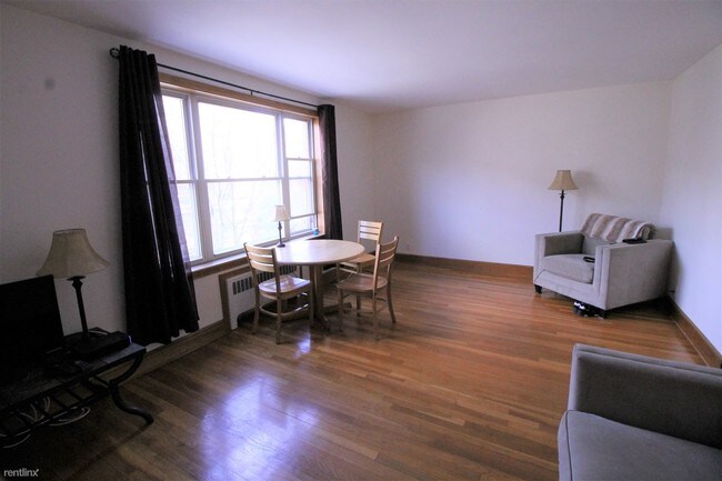 Foto del edificio - 84 Strathmore Rd