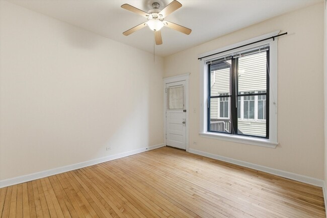 Building Photo - 2134 W Concord Pl