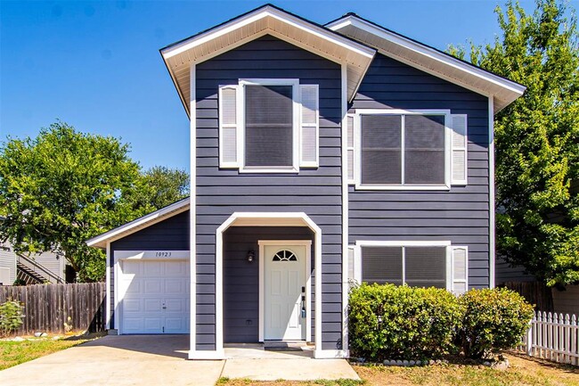 Building Photo - 10923 Menchaca Rd