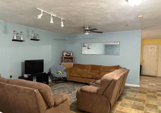 Foto del edificio - Spacious Townhouse in Blacksburg, VA.