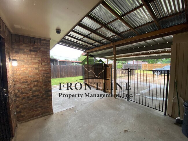 Building Photo - 1307 Lovell Dr