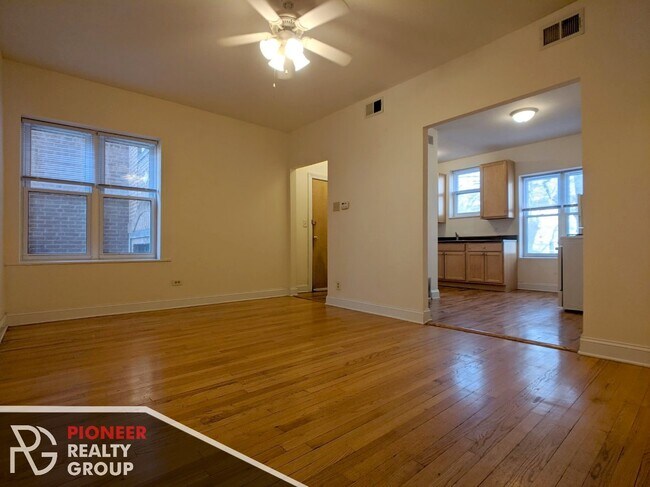Foto del edificio - 3527 N Broadway St