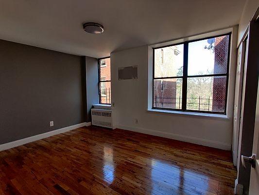 Foto del edificio - 2 bedroom in BRONX NY 10460