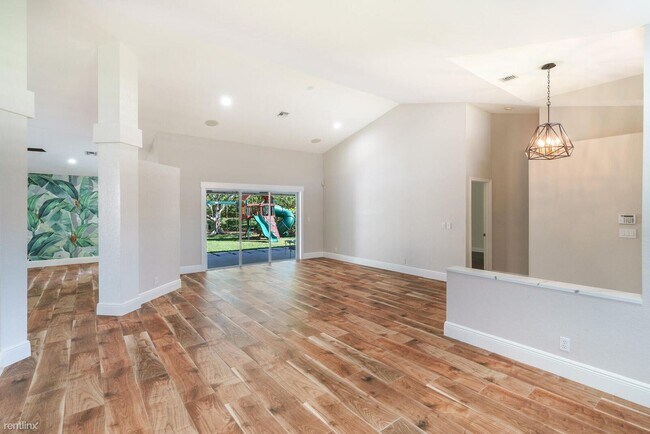 Foto del edificio - 3 br, 2 bath House - 6610 Blue Bay Cir