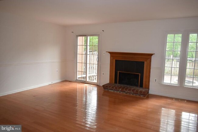 Building Photo - 6405 Franconia Ct