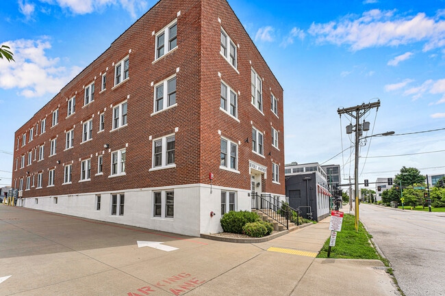 Building Photo - Beverly Lofts