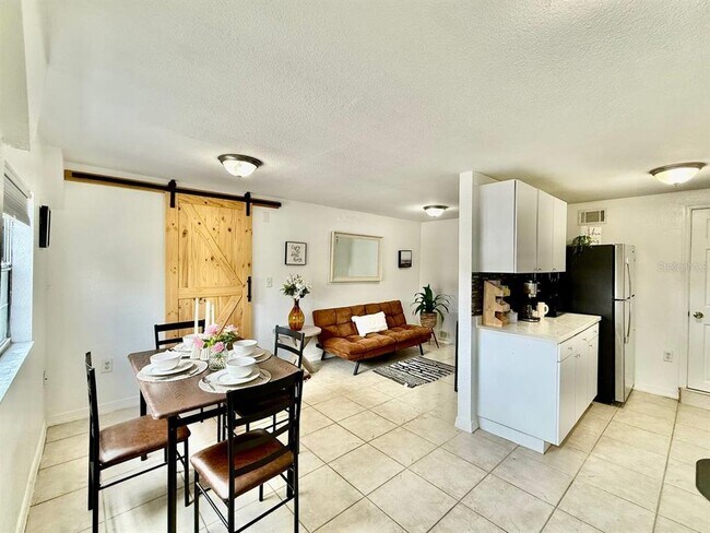 Foto del edificio - 2575 S Himes Ave