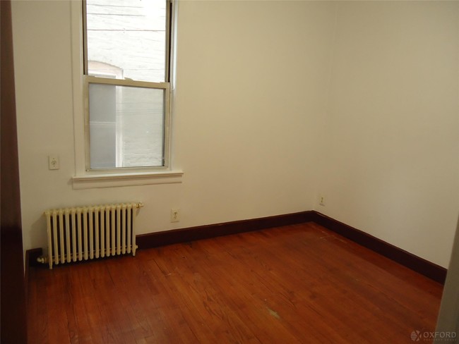 Building Photo - 2540 35th St