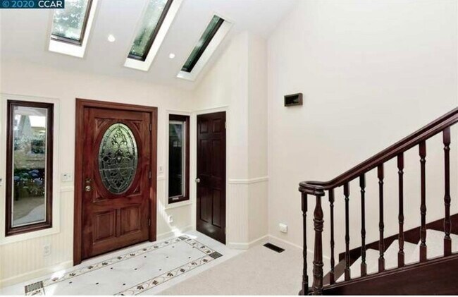 Building Photo - 136 El Centro