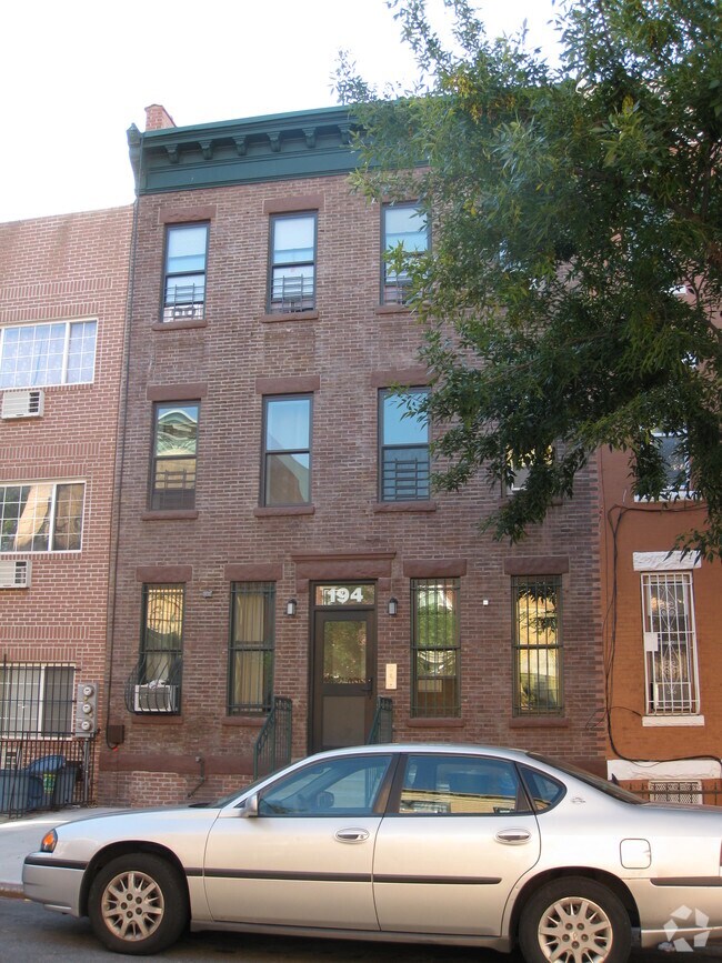 Building Photo - 194 Eldert St
