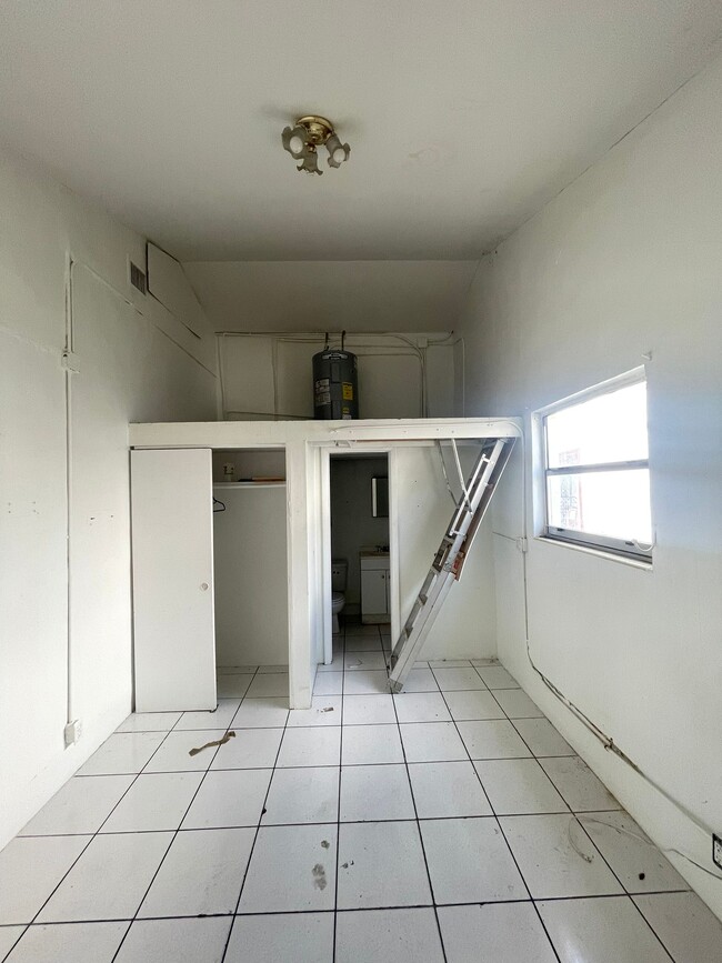 Building Photo - 285 NW 44th St