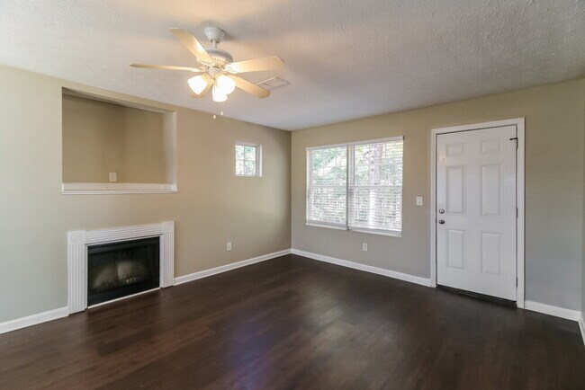 Foto del edificio - 130 Chandler Fields Dr