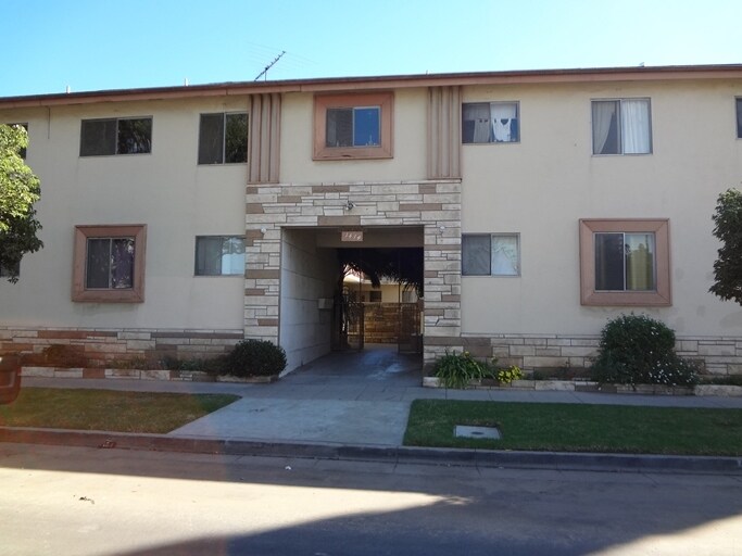 Building Photo - 1414 Hi Point St