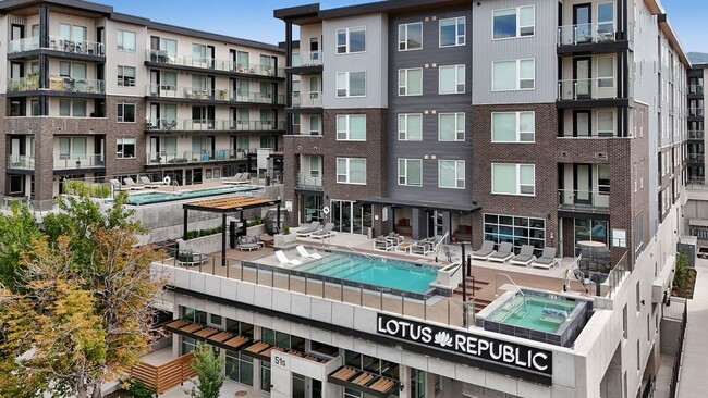 Lotus Republic Apartments - Lotus Republic Apartments