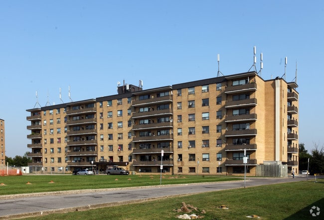 Photo du bâtiment - 70 Esther Lorrie Drive