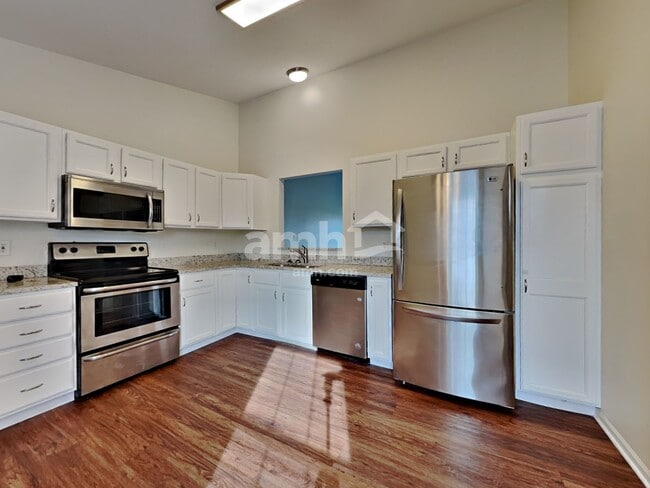 Building Photo - 8284 Shattuck Dr