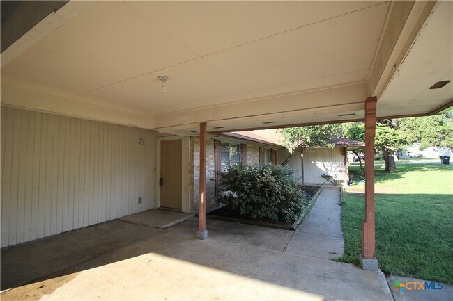 Foto del edificio - 317 Briarwood Dr
