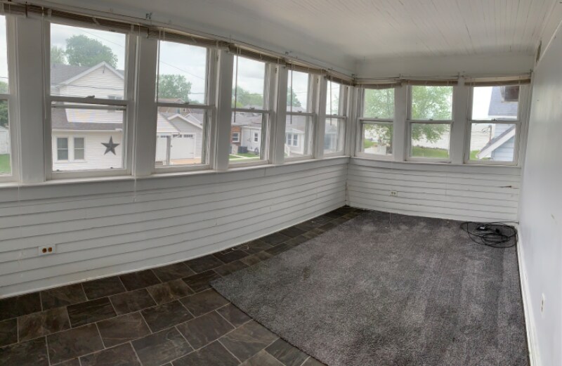 3214 133rd St Unit Upper, Toledo, OH 43611 Apartment for Rent in