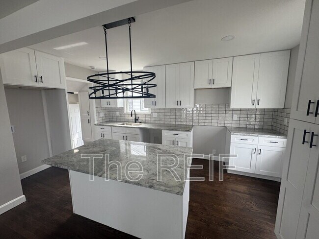 Foto del edificio - 3324 Greenfield Rd