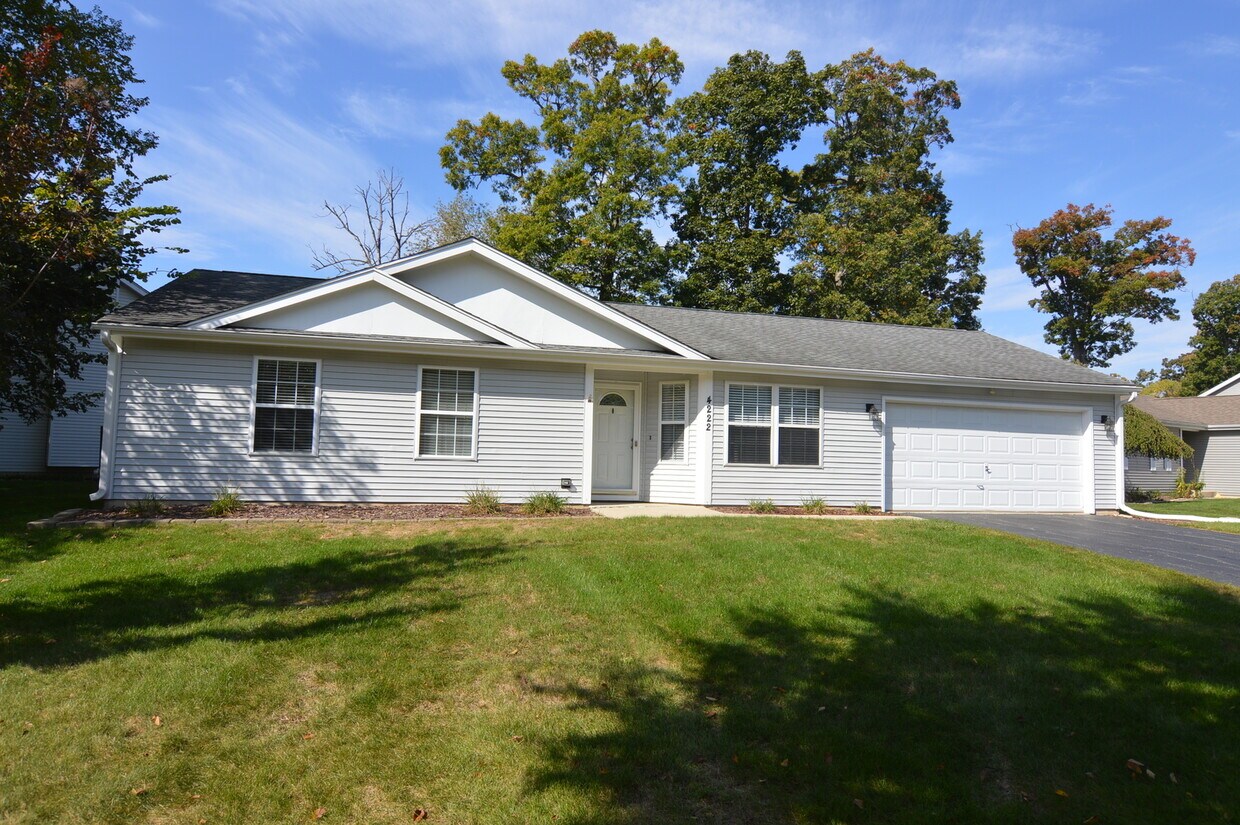 4222 Newport Dr, Island Lake, IL 60042 House Rental in Island Lake