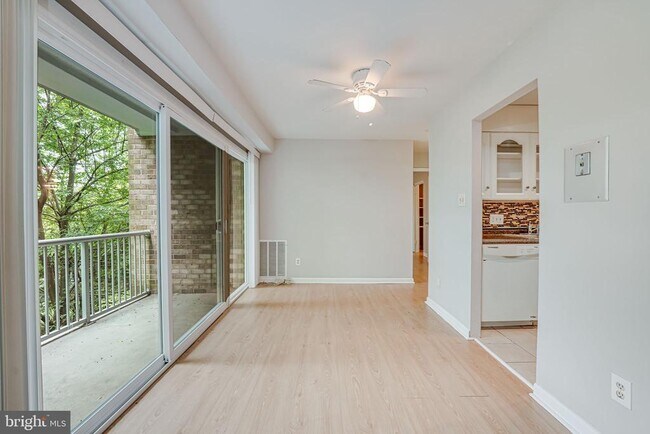 Building Photo - 8002 Le Havre Pl