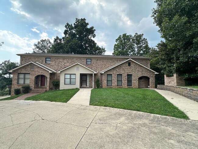 Foto del edificio - 3505 Lakeside Ct