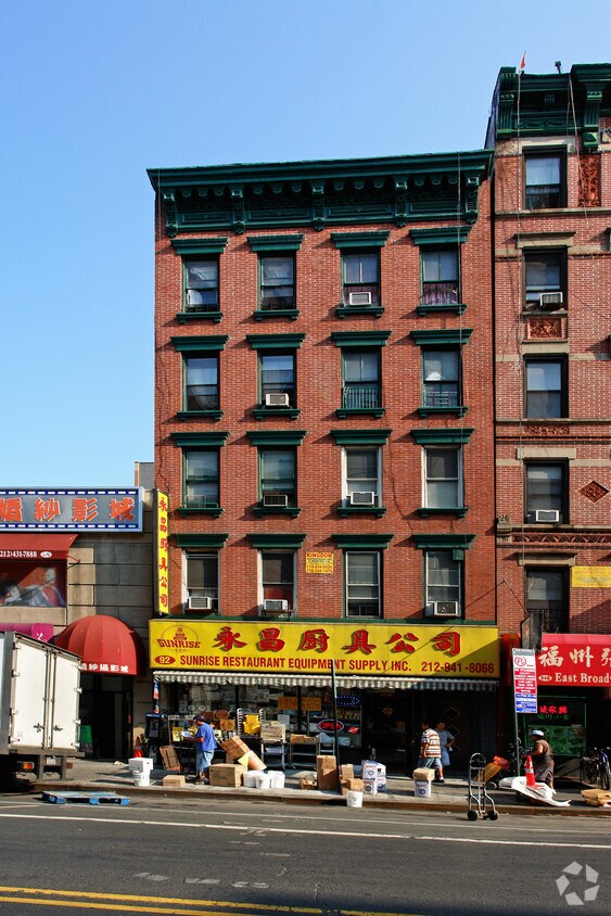 Primary Photo - 92 E Broadway