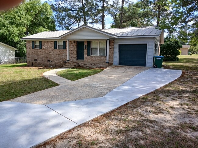Building Photo - 140 Horseshoe Dr