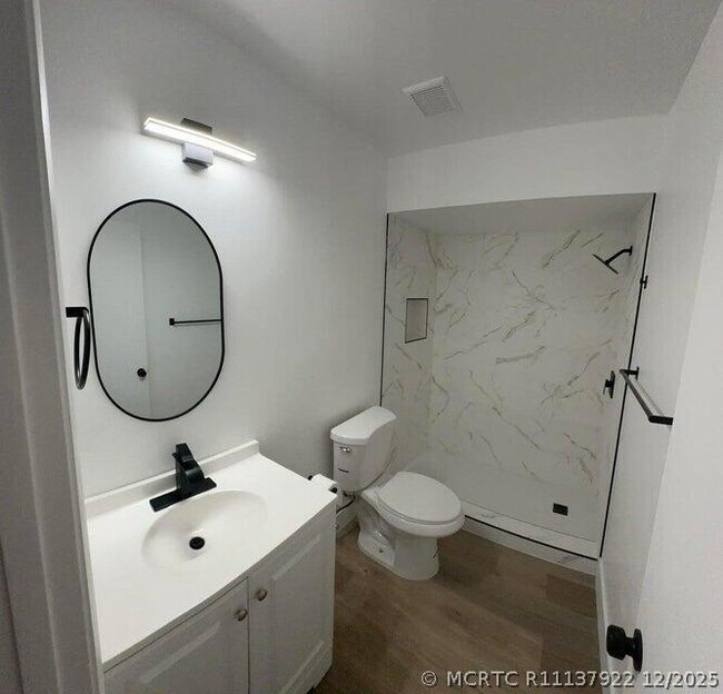 Foto del edificio - 402 NE Armory Cir
