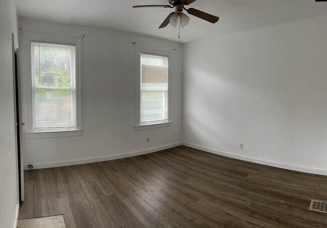 Fotografía del edificio - 5135 Carnegie St