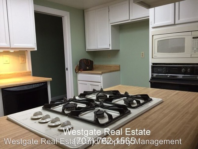 Foto del edificio - 3 br, 2 bath House - 1069 Ely Boulevard South
