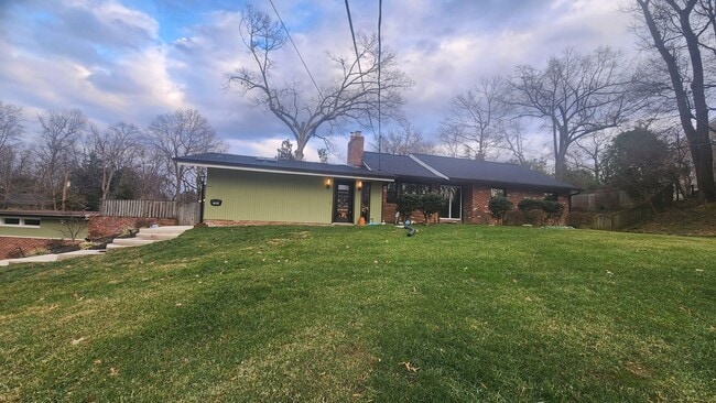 Building Photo - Beautiful Ft Hunt Area Home