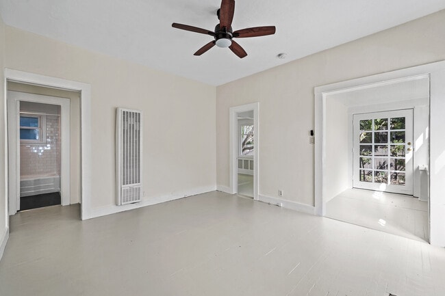 Building Photo - 50 Wavecrest Ave