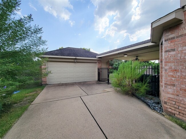 Building Photo - 6410 Coley Park