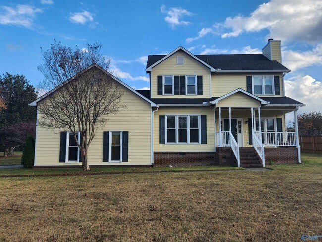 Foto del edificio - 106 Longleaf Ln