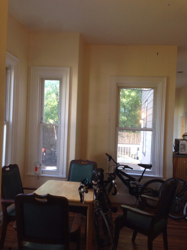 Building Photo - 333 Harvard St
