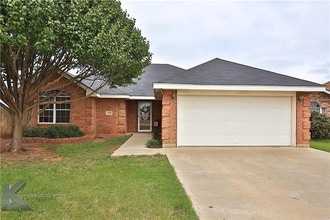 Building Photo - 1202 Tulane Dr