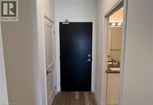 Building Photo - 50 Lakebreeze Dr