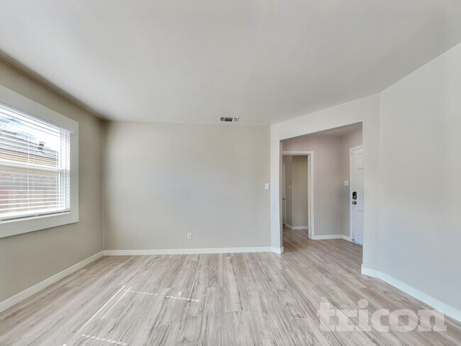 Foto del edificio - 6335 40th Ave