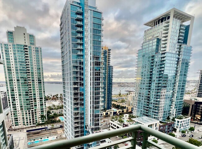 Views to the west from the balcony and front master bedroom - 1240 India St